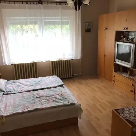 Liget Nyaralohaz Apartment *